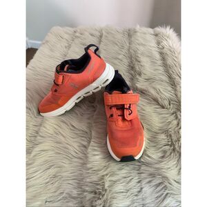 On Cloud Running Cloudplay sneakers orange mesh upper kids boys 12